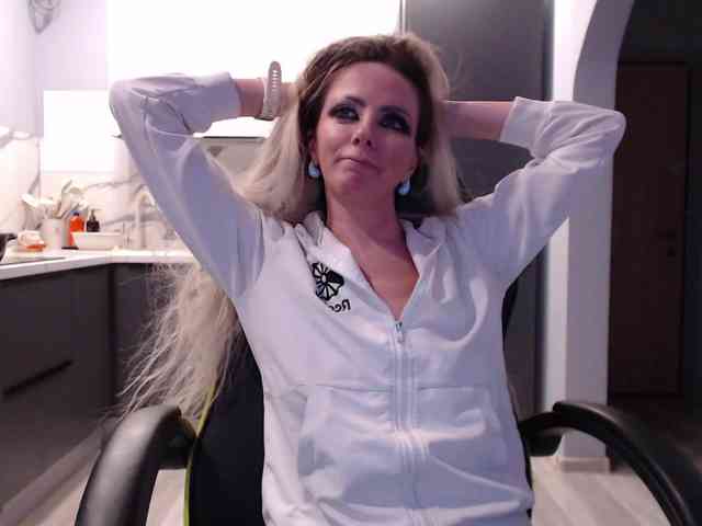 blondalina webcam