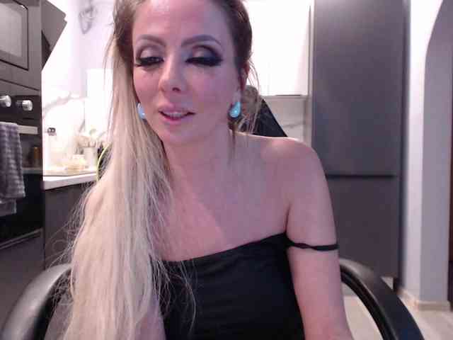 blondalina webcam