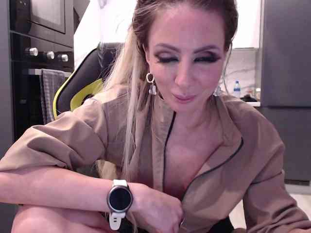 blondalina webcam