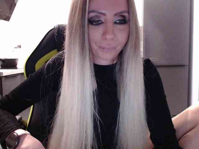 blondalina webcam
