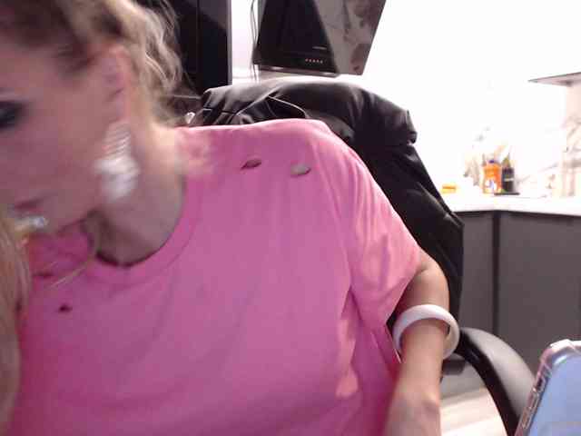 blondalina webcam