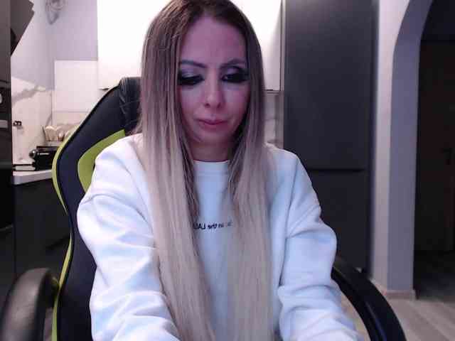 blondalina webcam