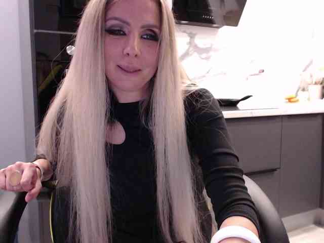 blondalina webcam