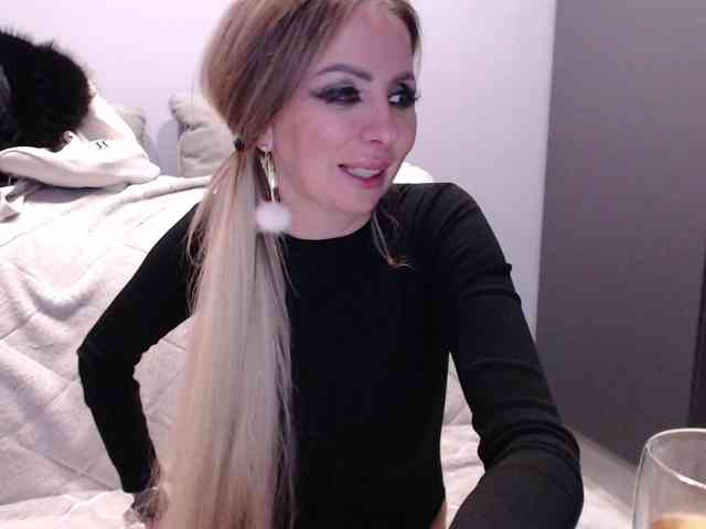 blondalina webcam