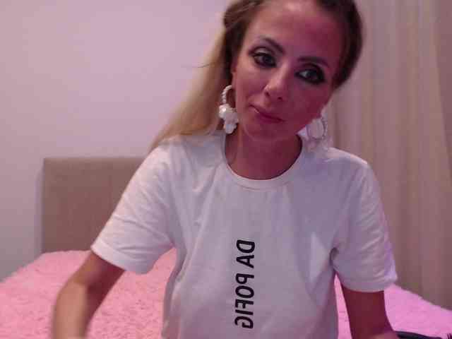 blondalina webcam