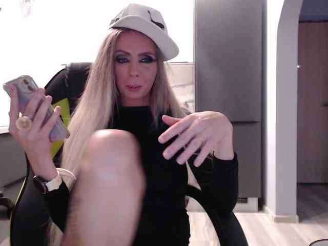blondalina webcam