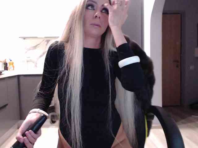 blondalina webcam
