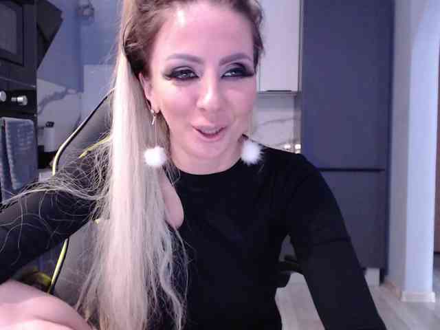 blondalina webcam