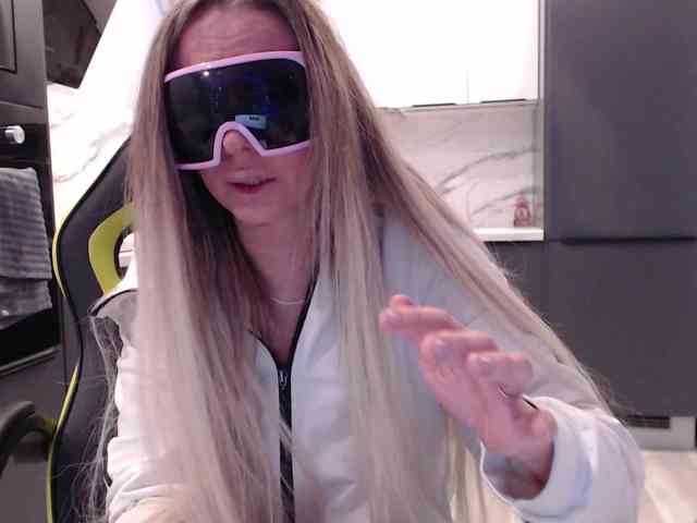 blondalina webcam