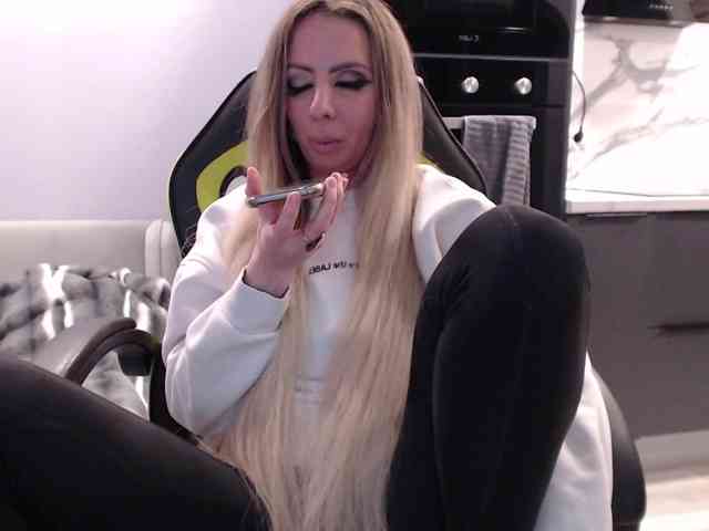 blondalina webcam