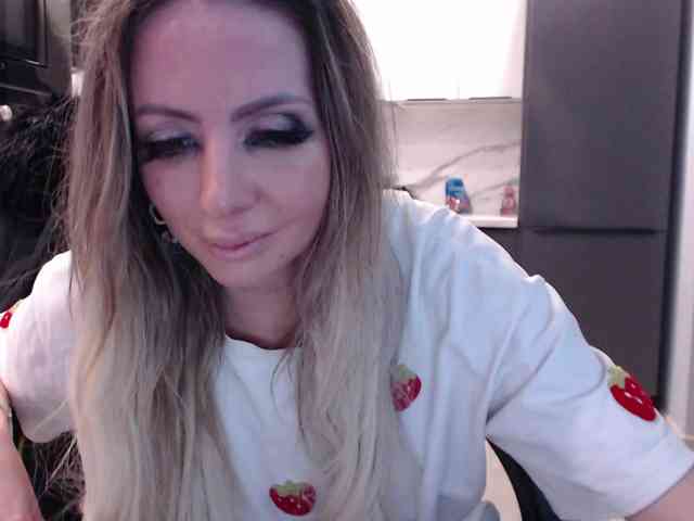 blondalina webcam