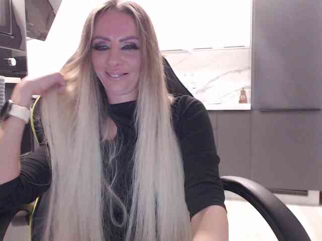 blondalina webcam