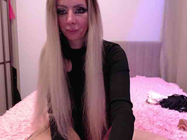 blondalina webcam
