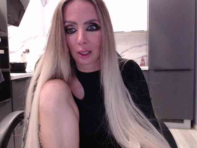 blondalina webcam