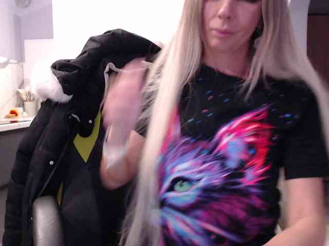blondalina webcam