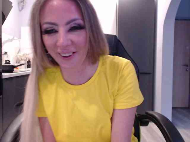blondalina webcam