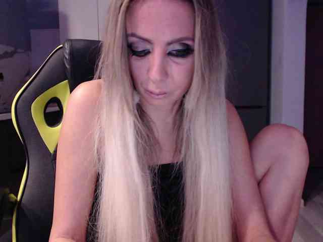 blondalina webcam