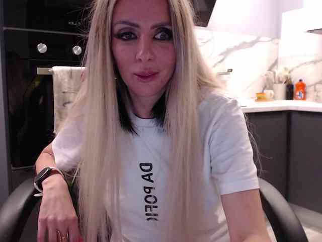 blondalina webcam