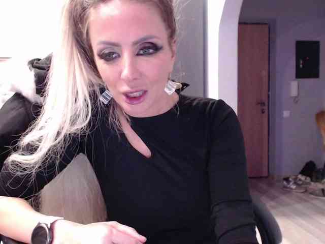 blondalina webcam