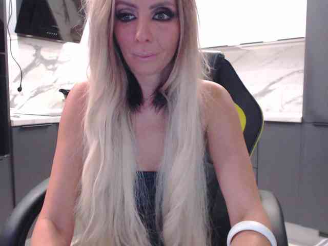 blondalina webcam
