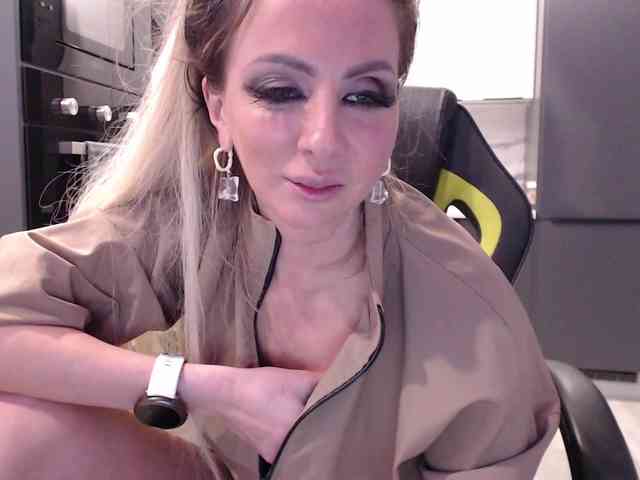 blondalina webcam