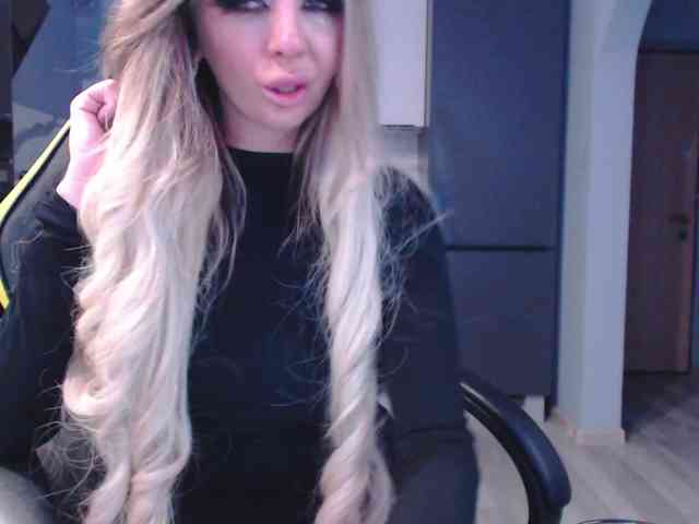 blondalina webcam