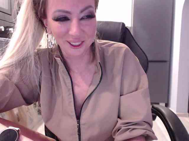blondalina webcam