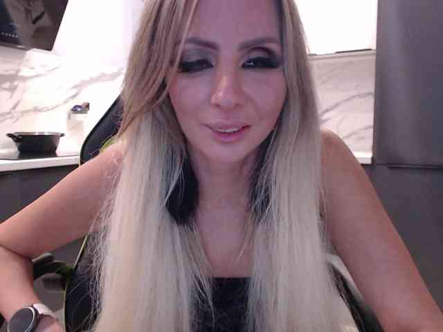 blondalina webcam