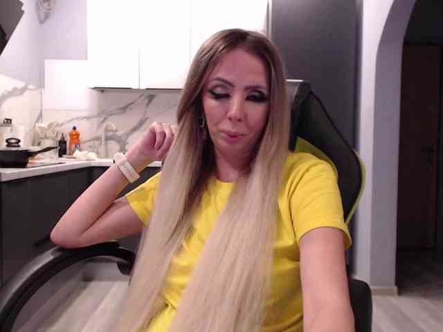blondalina webcam