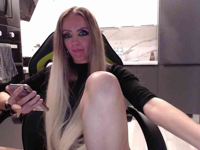 blondalina webcam