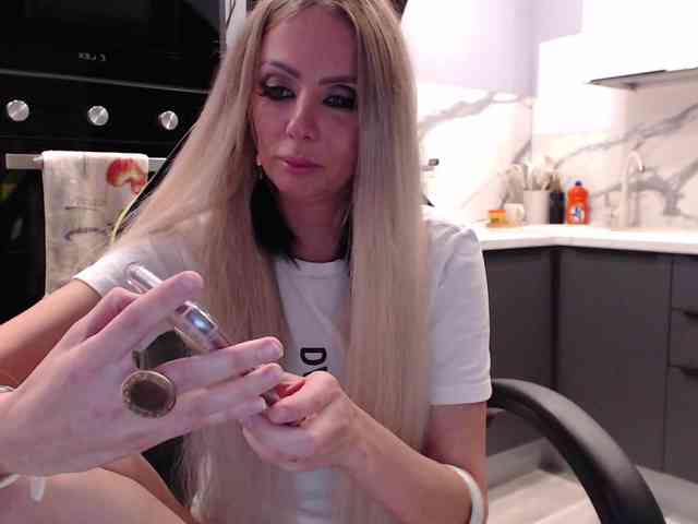 blondalina webcam