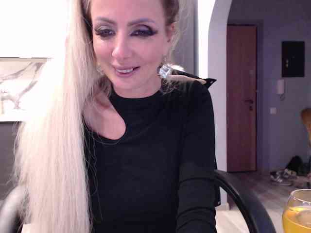 blondalina webcam