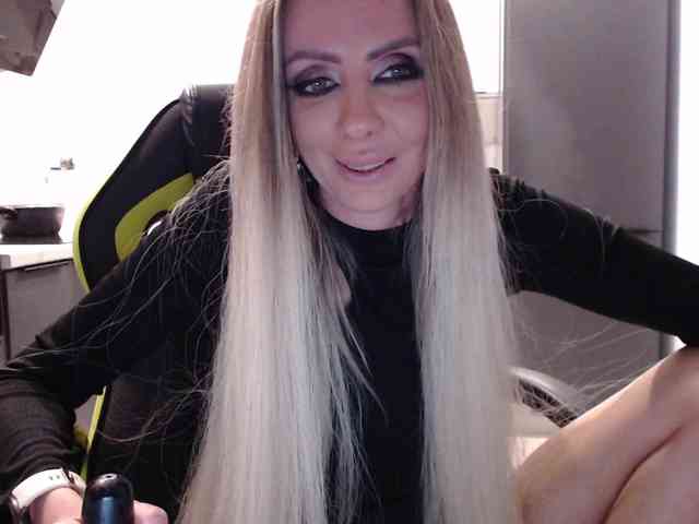 blondalina webcam