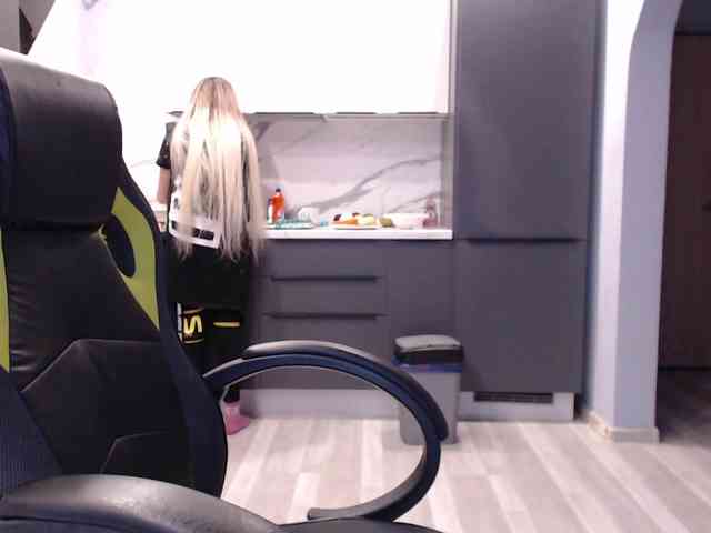 blondalina webcam