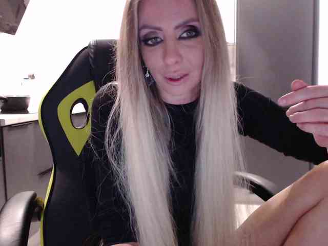 blondalina webcam