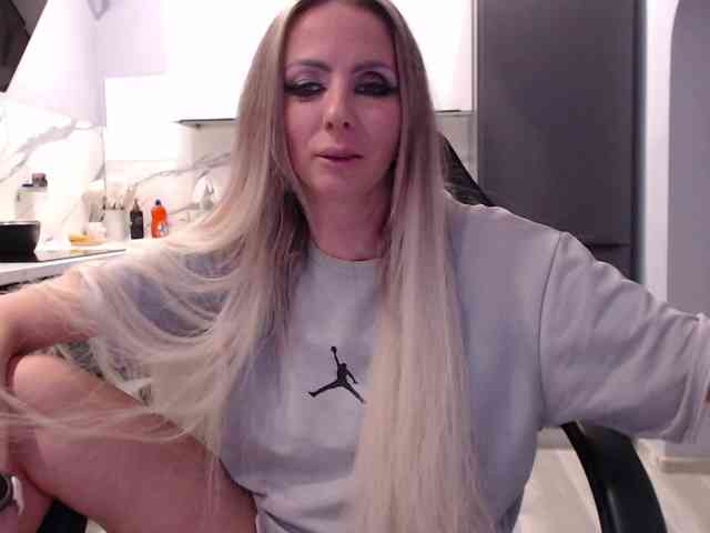 blondalina webcam