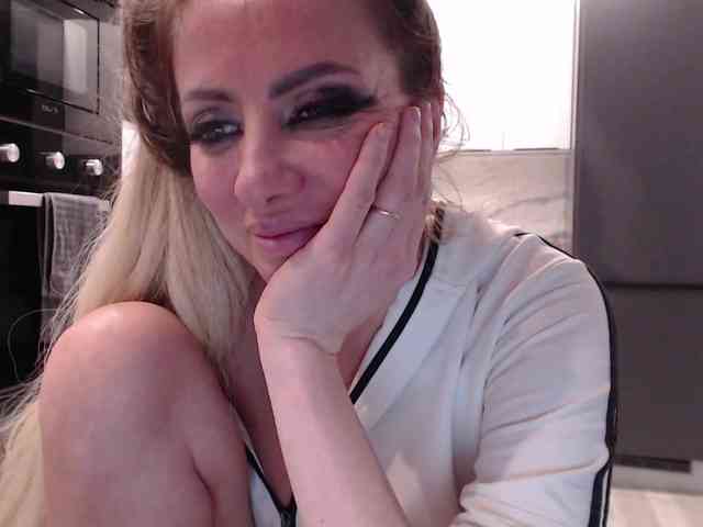 blondalina Live Webcam on BongaCams