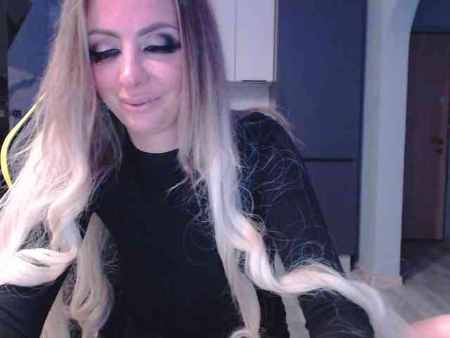 blondalina webcam