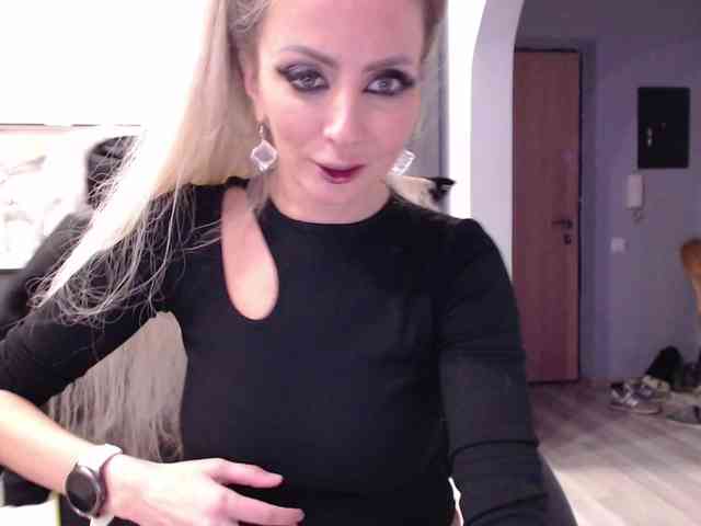 blondalina webcam
