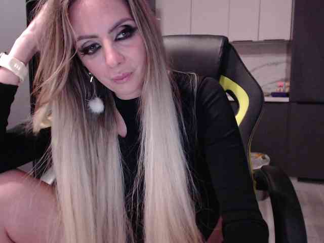 blondalina webcam