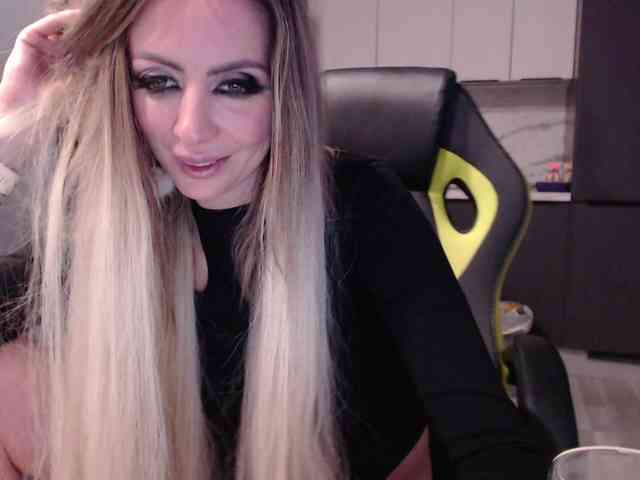 blondalina webcam