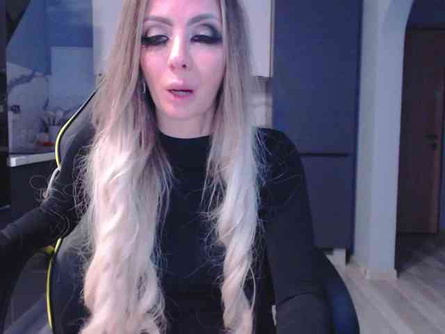 blondalina webcam