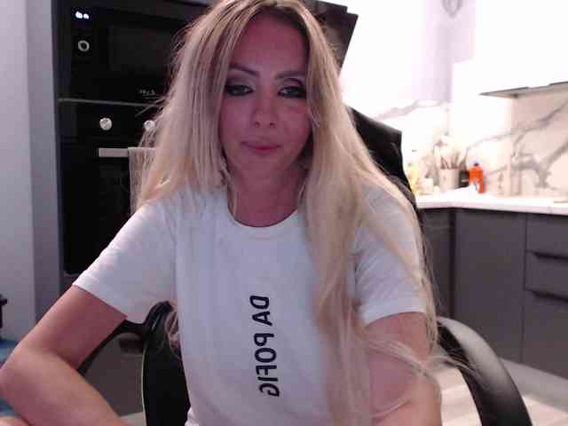 blondalina webcam