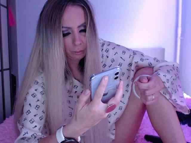 blondalina webcam