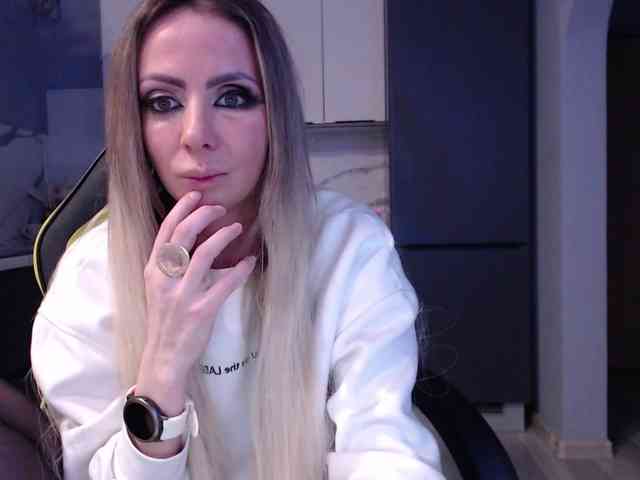 blondalina webcam