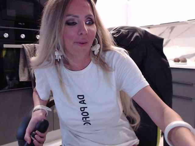 blondalina webcam