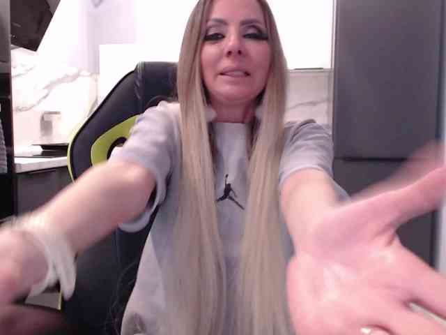 blondalina webcam