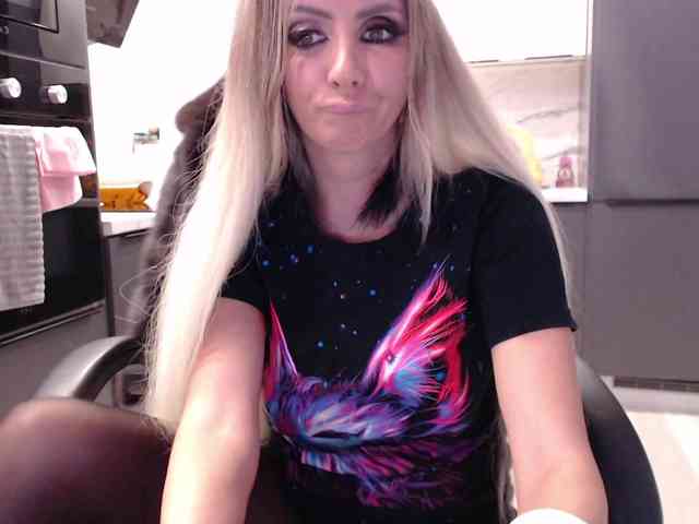 blondalina webcam