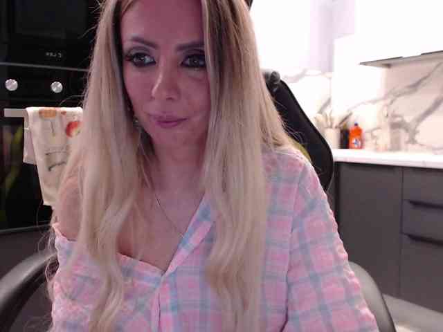 blondalina webcam