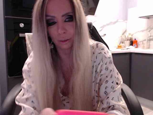 blondalina webcam